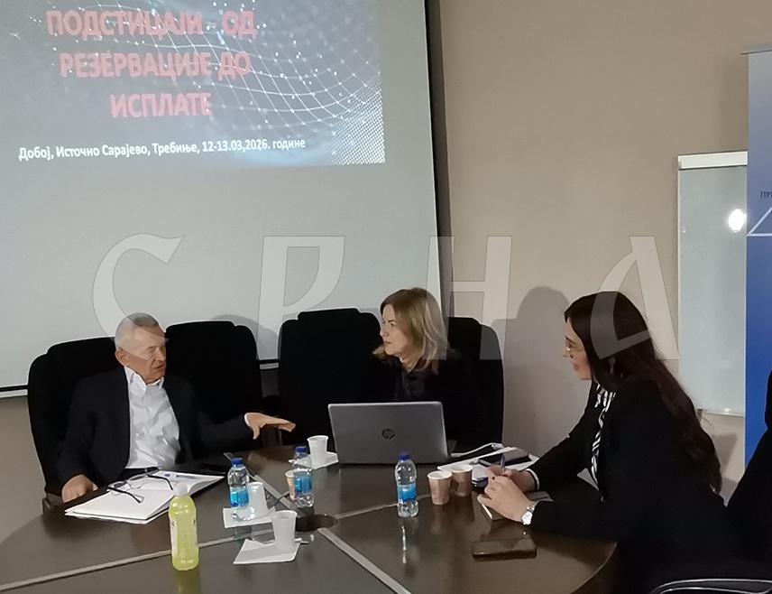 ДОБОЈ, 12. МАРТА /СРНА/ - У Добоју су данас представљени подстицаји за набавку опреме за мала и средња предузећа, за дигиталну трансформацију и за очување традиционалних заната вриједности до 50.000 КМ.