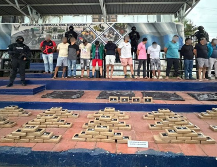 КИТО, 13. МАРТА /СРНА/ - Полиција Еквадора разбила је међународну мрежу за трговину дрогом повезану са албанском мафијом и њеним локалним огранком "Лос Лагартос" и ухапсила 26 осумњичених, истакао је министар унутрашњих послова Џон Рајмберг.
