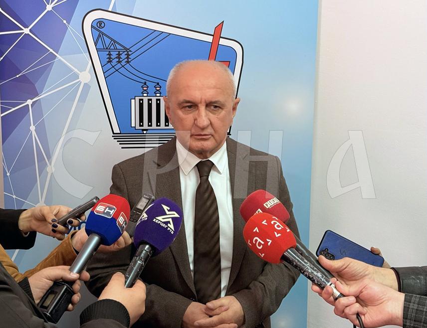 TРЕБИЊЕ, 13. МАРTА /СРНА/ - Министар енергетике и рударства Републике Српске Петар Ђокић најавио је да би за мјесец и по могао да буде расписан јавни позив за изградњу вјетроелектране "Хргуд", истичући да је Српска спремна да покрене тај пројекат.