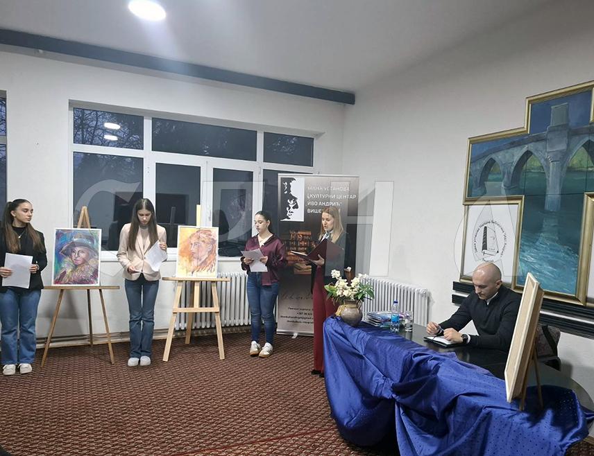 ВИШЕГРАД, 13. МАРТА /СРНА/ - У Вишеграду је вечерас одржан пригодан програм поводом 51 године од смрти нобеловца Ивe Андрићa.