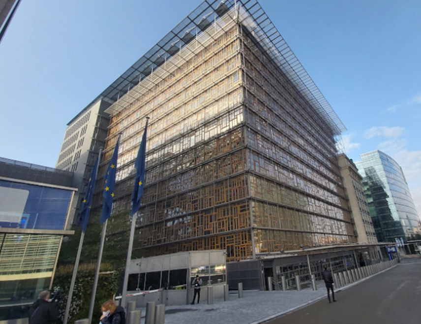 БРАТИСЛАВА, 13. МАРТА /СРНА/ - ЕУ има велики проблем јер глобалне силе игноришу Брисел по свим важним међународним питањима због високог представника ЕУ за спољне послове и безбједност Каје Калас, изјавио је словачки премијер Роберт Фицо.