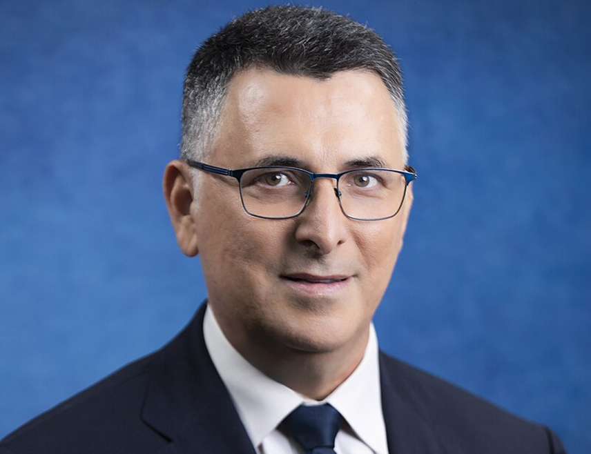 ЗАЗИР, 15. МАРТА /СРНА-Ројтерс/ - Израелски министар спољних послова Гидеон Сар негирао је извјештаје о томе да би Израел ускоро могао да одржи директне разговоре са Либаном и одбацио тврдње да израелској војсци понестаје пресретача ракета.