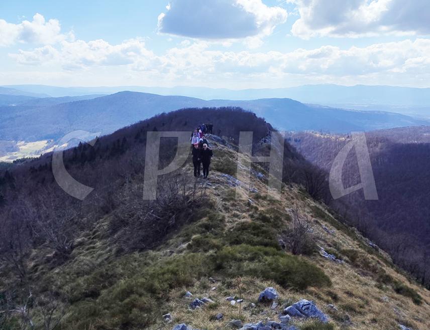 МРКОЊИЋ ГРАД, 15. МАРТА /СРНА/ - Планинарско-еколошко друштво "Видик" из Мркоњић Града данас је организовало традиционални 19. Зимски успон на Димитор на 1.483 метра надморске висине, који је окупио око 500 учесника из ове и сусједних општина и градова, али и Федерације БиХ и Хрватске.