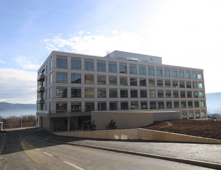 БАЊАЛУКА, 16. МАРТА /СРНА/ - Клиника за хематологију Универзитетског клиничког центра /УКЦ/ Републике Српске у Бањалуци од данас ће радити у новоотвореном објекту за онкологију и хематологију са палијативном његом на Паприковцу.