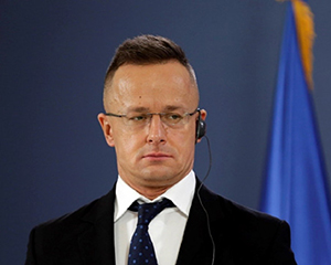 БУДИМПЕШТА, 16. МАРТА /СРНА - РИА Новости/ – Мађарска неће подржати усвајање 20. пакета санкција ЕУ Русији, као ни зајам Украјини у износу од 90 милијарди евра, док Кијев не обнови рад нафтовода "Дружба", истакао је мађарски министар спољних послова Петер Сијарто.