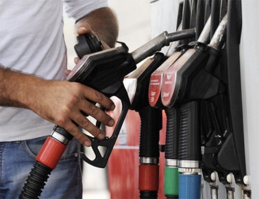 БАЊАЛУКА, 16. МАРТА /СРНА/ - Републичка тржишна инспекција обавила је 130 контрола цијена течних нафтних горива и у 55 случајева утврдила да се трговци нису придржавали прописаних маржи, те су им изречене казне у укупном износу од 825.000 КМ, речено је Срни у Републичкој управи за инспекцијске послове.