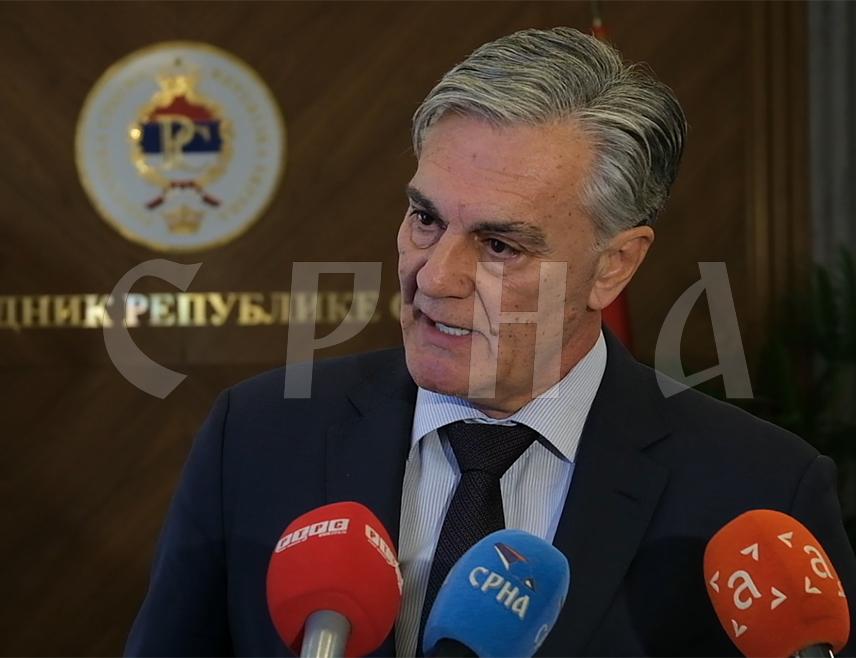 БАЊАЛУКА, 16. МАРТА /СРНА/ - Предсједник Републике Српске Синиша Каран изјавио је да легитимитет Владе на челу са премијером Савом Минићем ниједног часа није доведен у питање, а да је њен поновни избор снажење легалитета и легитимитета институција Републике Српске.