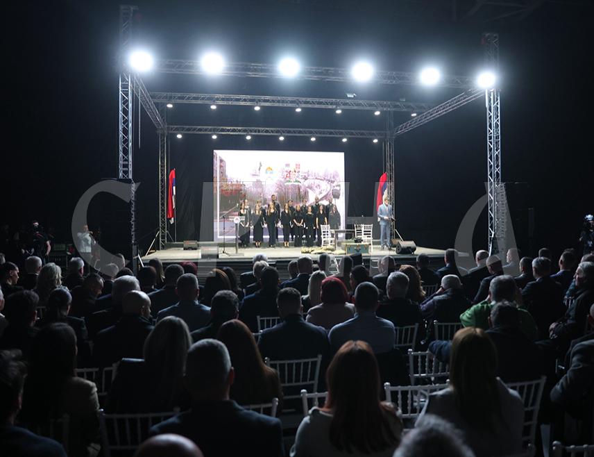 ИСТОЧНО НОВО САРАЈЕВО, 16. МАРТА /СРНА/ - У Источном Новом Сарајеву почела је духовна академија поводом 30 година од егзодуса сарајевских Срба.