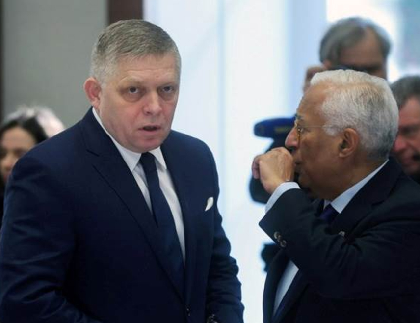 БРИСЕЛ, 16. МАРТА /СРНА/ - Словачки премијер Роберт Фицо рекао је предсједнику Европског савјета Антонију Кости да Словачка очекује да институције ЕУ изврше притисак на украјинско руководство да обнове проток руске нафте.