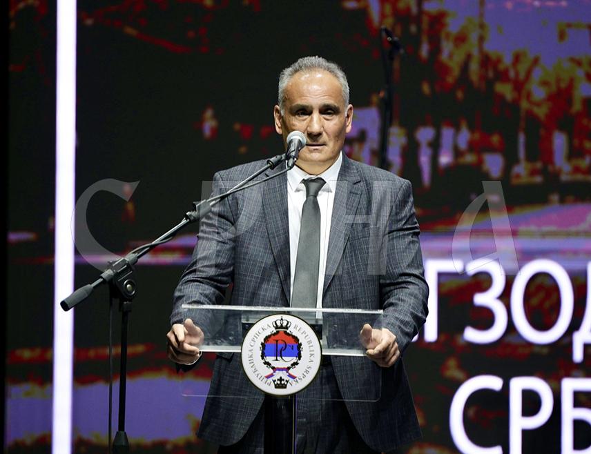 ISTOČNO NOVO SARAJEVO, MARCH 16 /SRNA/ - Aleksandar Stamatović, assistant professor at the Faculty of Philosophy of the University of Montenegro, sent a message this evening to political Sarajevo that “everything of ours in that Sarajevo is older than yours — the church at the top of Baščaršija, the stećci, the Cyrillic script, and Prosvjeta.”