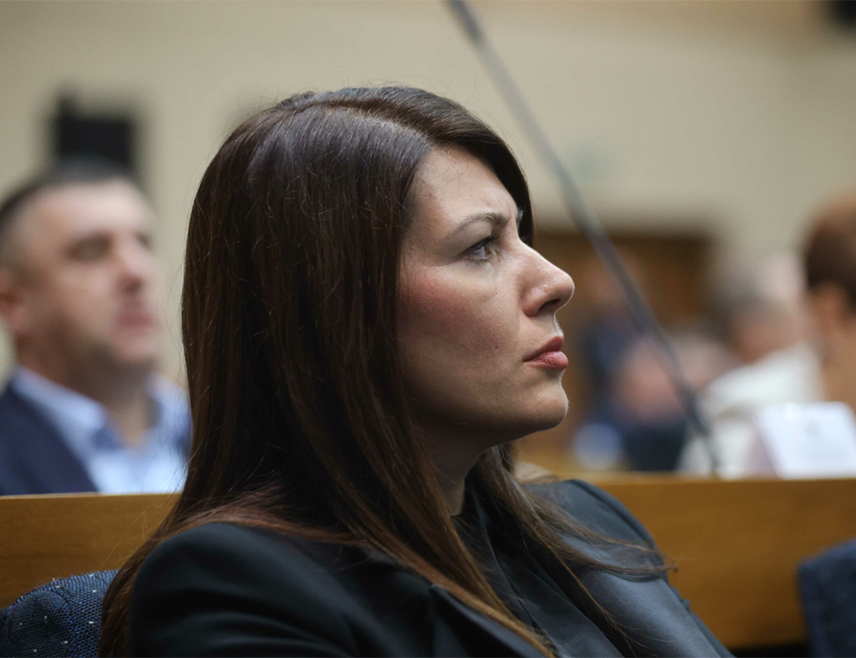 БАЊАЛУКА, 18. МАРТА /СРНА/ - Министар пољопривреде, шумарства и водопривреде Републике Српске Анђелка Кузмић рекла је у Народној скупштини да је Српска политички стабилна због чега је сигуран простор за домаће и стране инвестиције.