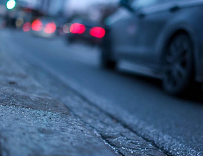 БИЈЕЉИНА, 19. МАРТА /СРНА/ - На путевима у Републици Српској и Федерацији БиХ /ФБиХ/, због ниске јутарње температуре, могућа је поледица у вишим предјелима и преко планинских превоја, саопштено је из Ауто-мото савеза /АМС/ Републике Српске.