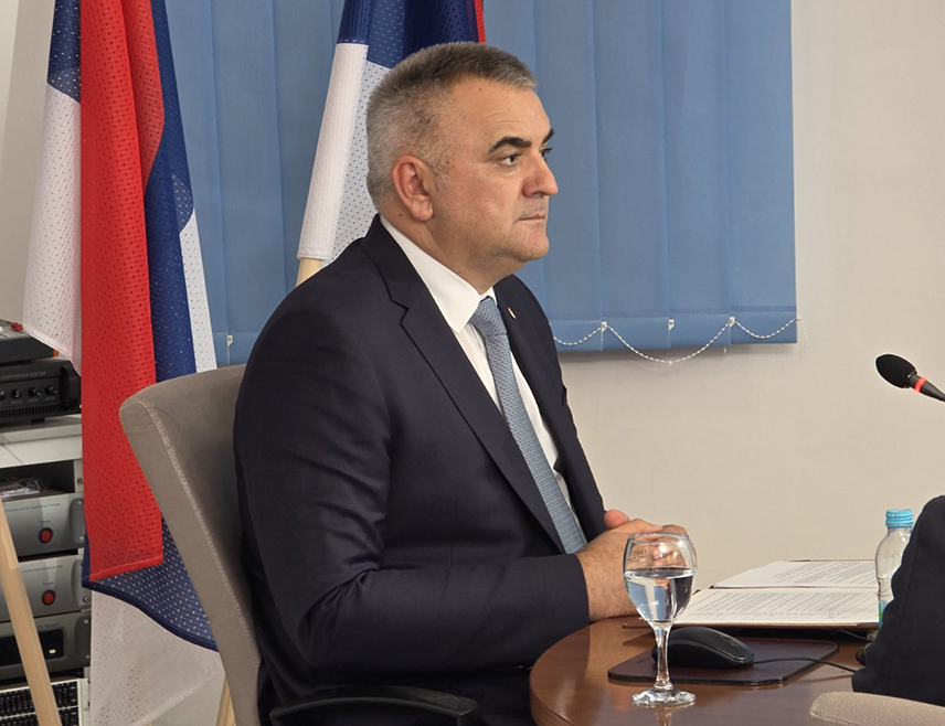 БАЊАЛУКА, 19. МАРТА /СРНА/ - Предсједник Владе Републике Српске Саво Минић честитао је Рамазански бајрам свим вјерницима исламске вјероисповијести у Републици Српској и Федерацији БиХ, уз жељу да га прославе у миру и радости, окружени породицом и пријатељима.