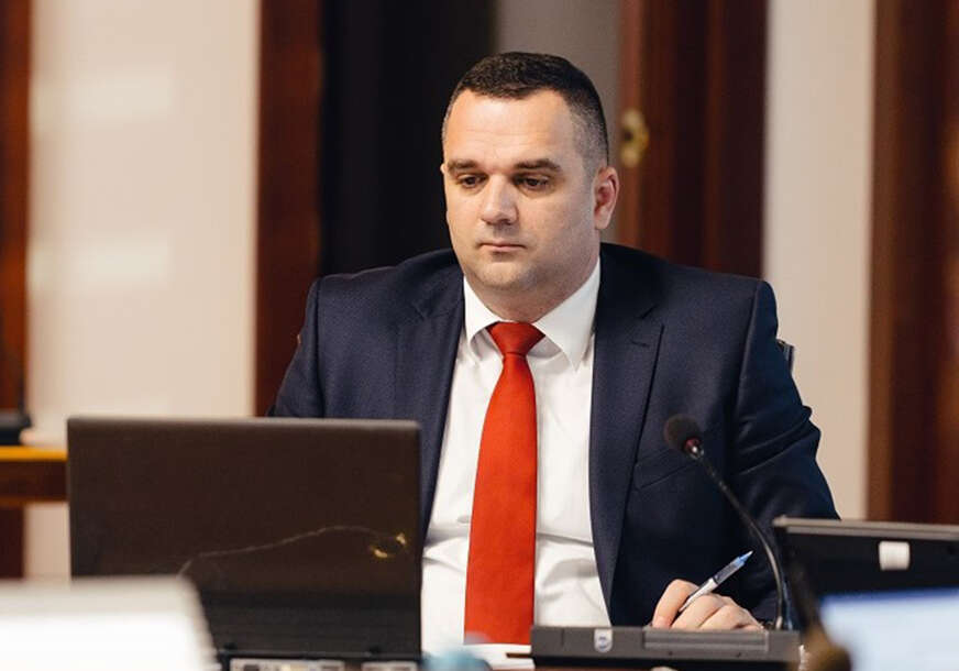 БАЊАЛУКА, 19. МАРТА /СРНА/ - Влада Републике Српске именовала је данас Далибора Панића за генералног секретара Владе.