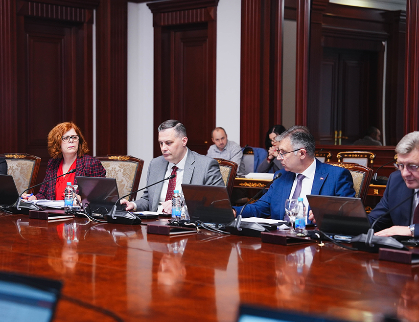 БАЊАЛУКА, 19. МАРТА /СРНА/ - Влада Републике Српске утврдила је данас Приједлог закона о измјенама и допунама Закона о енергетици по хитном поступку, којим се уводи нова дјелатност складиштења електричне енергије, те уређују изузећа од прибављања дозволе за складиштење.