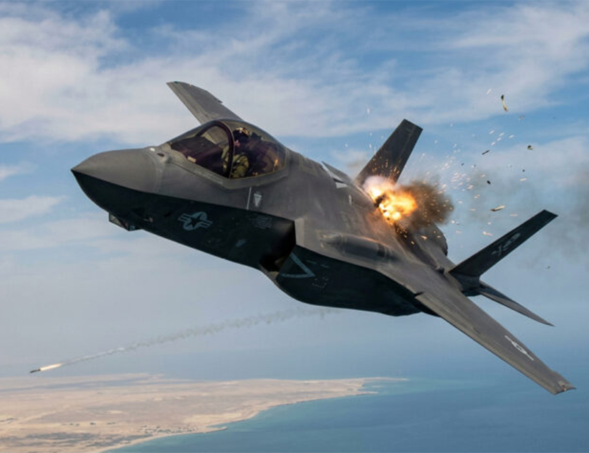 ВАШИНГТОН, 19. МАРТА /СРНА/ - Амерички ловац "Ф-35" принудно је слетио у америчку ваздухопловну базу на Блиском истоку након што је погођен у акцији иранских снага, јавили су амерички медији.