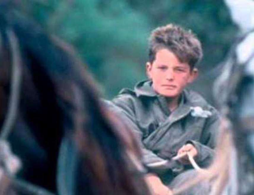 ДОБОЈ, 20. МАРТА /СРНА/ - У порти Спомен-храма Рођења Пресвете Богородице у Добоју данас ће бити служен помен најмлађем одликованом борцу Војске Републике Српске Споменку Гостићу који је погинуо на данашњи дан прије 33 године на озренско-маглајском ратишту.