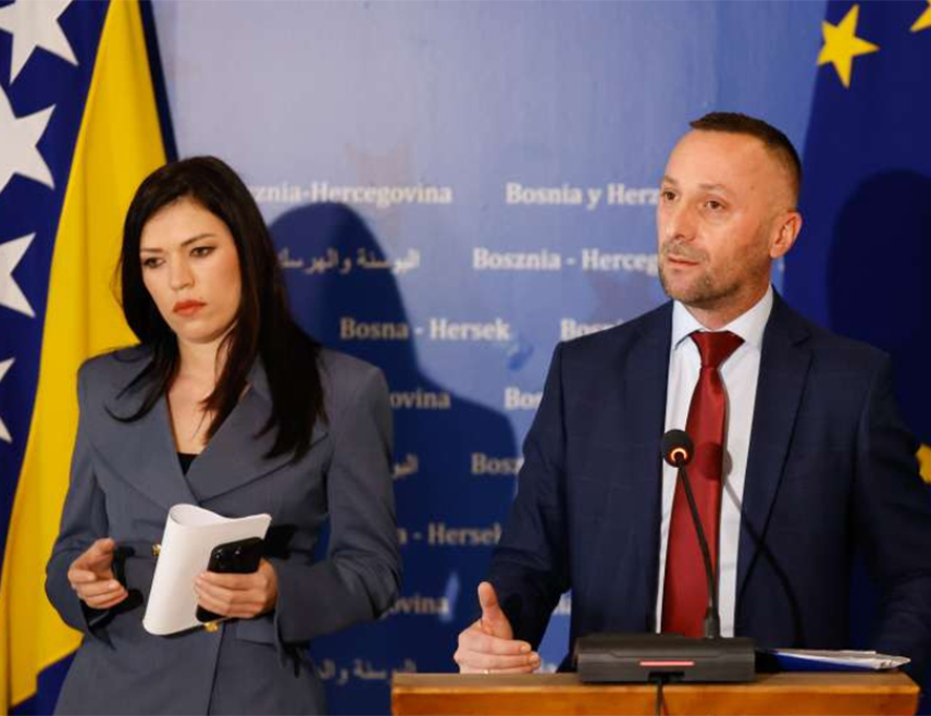 SARAJEVO, MARCH 20 /SRNA/ – SNSD deputies to the House of Representatives of the BiH Parliamentary Assembly, Sanja Vulić and Milorad Kojić, cited in an open letter to embassies in BiH that they expect a clear and unambiguous response regarding the incident in the Parliamentary Assembly that took place on March 16, when the FBiH journalists expressed open hostility and intolerance toward them.