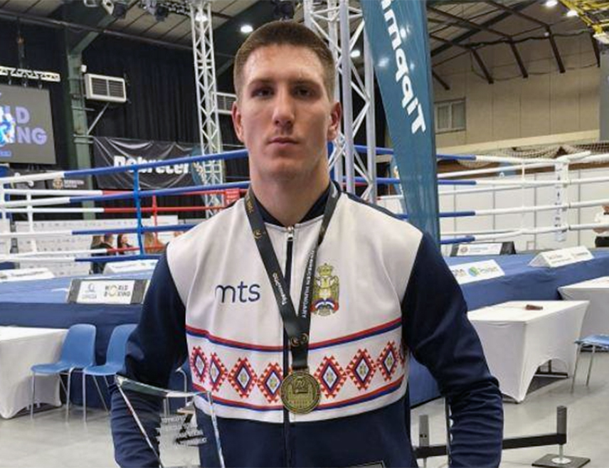 БЕОГРАД, 20. МАРТА /СРНА/ - Српски боксер Растко Симић освојио је златну медаљу у крузер категорији до 85 килограма на Бочкаи купу у мађарском Дебрецину.