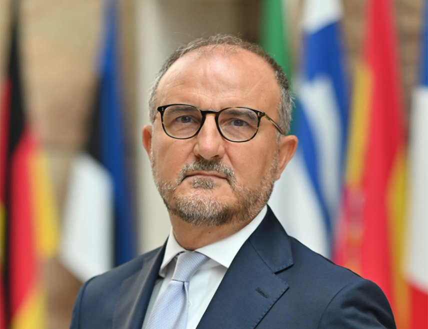 САРАЈЕВО, 21. МАРТА /СРНА/ – Двије године након што је Европски савјет одобрио отварање приступних преговора са БиХ, тај процес није значајније напредовао, а земља се суочава са ризиком да пропусти још једну кључну прилику на европском путу, упозорио је шеф Делегације ЕУ у БиХ Луиђи Сорека.