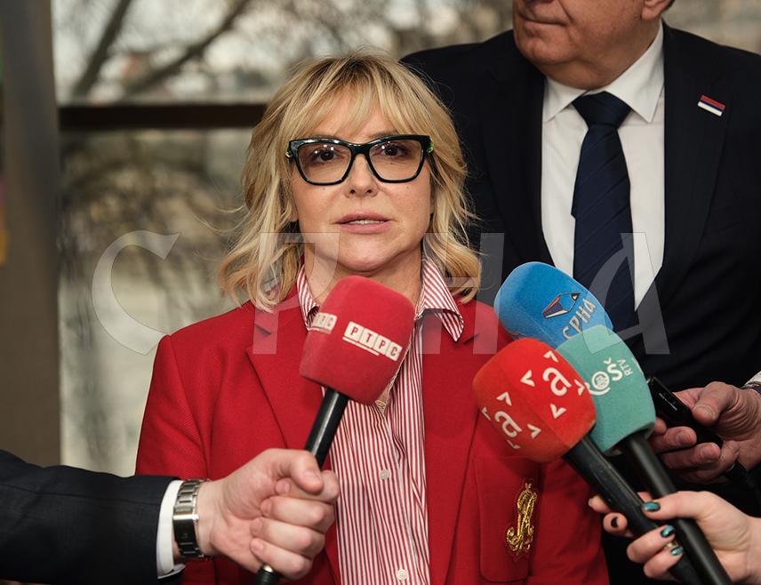 БУДИМПЕШТА, 21. МАРТА /СРНА/ - Бивши вршилац дужности предсједника Републике Српске Ана Тришић Бабић изјавила је да је за њу велика част што је присуствовала отварању Конференције конзервативне политичке акције у Будимпешти, гдје је имала прилику да слуша и разговара са лидерима који већ дуго отворено говоре о глобалним процесима.