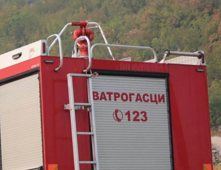 ДОБОЈ, 22. МАРТА /СРНА/ - Територијална ватрогасна јединица у Добоју локализовала је пожар који је избио на штали у добојском насељу Орашје.