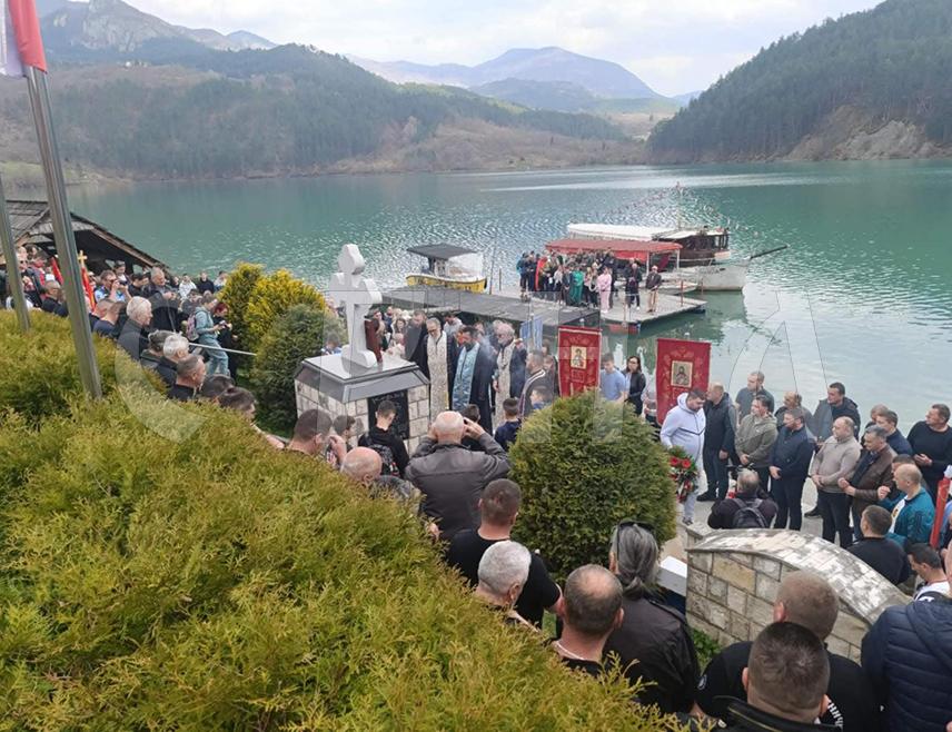 ВИШЕГРАД, 22. МАРТА /СРНА/ – У Старом Броду код Вишеграда данас је служен парастос поводом обиљежавања 84 године од страдања више од 6.000 Срба које су убили припадници злогласне Црне легије Јуре Францетића.