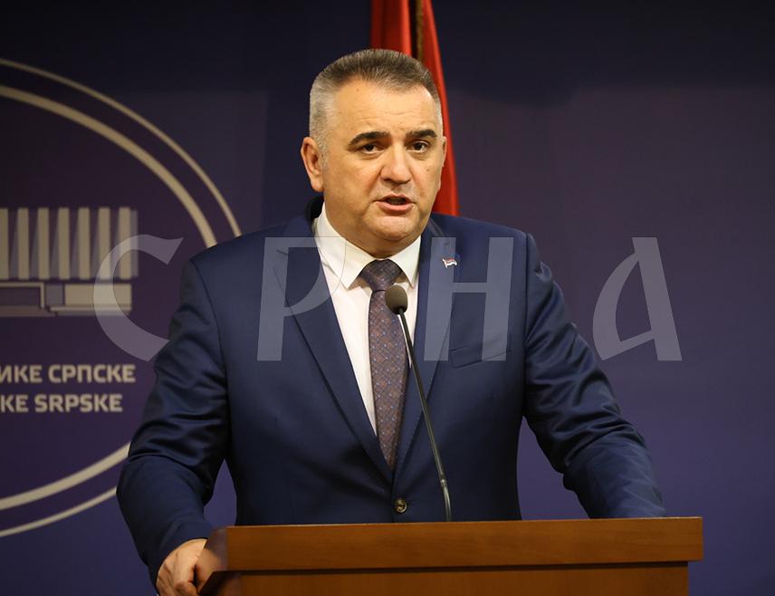 BANJA LUKA, MARCH 23 /SRNA/ – The Republika Srpska Government will adopt at its next sessiona a decision on refunding part of excise duties on fuel, 10 percent for businesses and 20 percent for citizens, announced Republika Srpska Prime Minister Savo Minić.