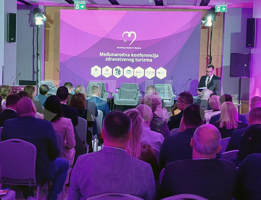 БАЊАЛУКА, 24. МАРТА /СРНА/ - Република Српска има велике потенцијале и врхунски кадар у здравственом туризму, те је неопходно повезати све актере у овој области како би формирали туристичко-здравствени производ намијењен страним гостима и дијаспори, речено је на Међународној конференцији здравственог туризма у Бањалуци.