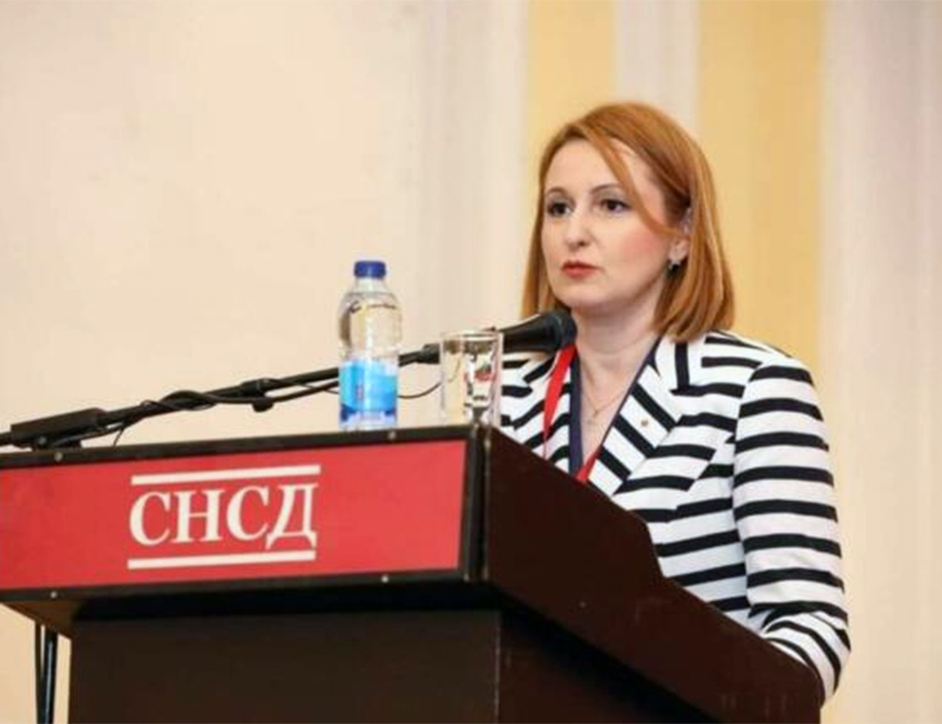 БАЊАЛУКА, 24. МАРТА /СРНА/ - Избори буду и прођу, али кампања Небојше Вукановића не престаје, и свакодневно обилује неистинама о појединцима до цијелог народа, изјавила је предсједник Актива жена СНСД-а Душица Шолаја.