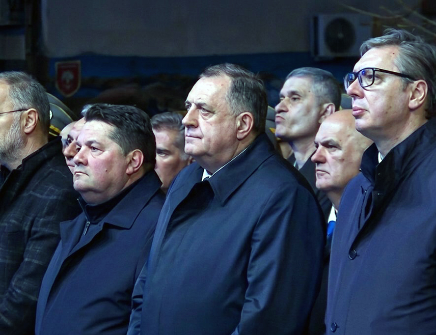 ВРАЊЕ, 24. МАРТА /СРНА/ - Предсједник Народне скупштине Републике Српске Ненад Стевандић истакао је да НАТО бомбе у Србији 1999. године, а прије тога у Републици Српској, и данас одзвањају као почетак краја свјетског поретка заснованог на праву и правилима.