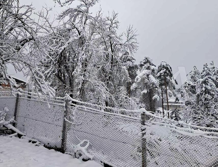 БАЊАЛУКА, 25. МАРТА /СРНА/ - Републички хидрометеоролошки завод издао је упозорење за Републику Српску на захлађење, јак до олујни вјетар, обилне падавине и формирање сњежног покривача који се очекују од сутра до суботе 28. марта.