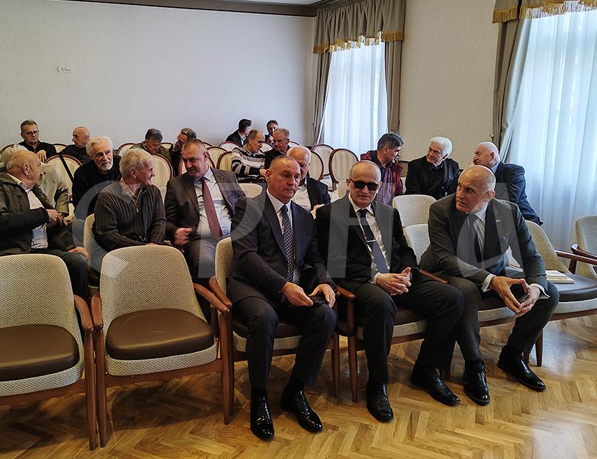 БАЊАЛУКА, 25. МАРТА /СРНА/ - Јавни форум који је данас организовало Удружење ветерана служби безбједности Републике Српске упутиће закључке надлежним институцијама да би се спријечили било какви потенцијални безбједносни инциденти.