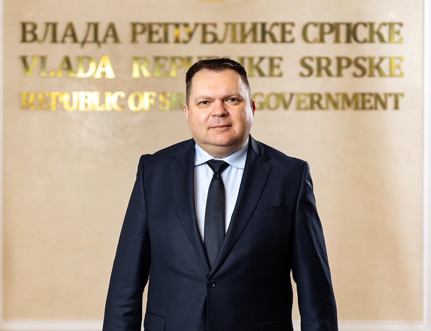 БАЊАЛУКА, 26. МАРТА /СРНА/ - Министар унутрашњих послова Републике Српске Жељко Будимир и начелник Брода Милан Зечевић данас ће у Броду промовисати систем видео-надзора јавних површина на подручју ове општине.