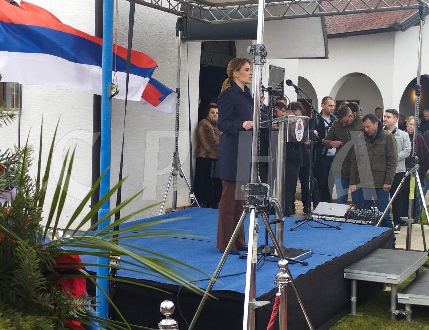 БРОД, 26. МАРТА /СРНА/ - Србија је спремна да брани народ и небо Републике Српске, изјавила је данас министар за рад, запошљавања, борачка и социјална питања Србије Милица Ђурђевић Стаменковски.