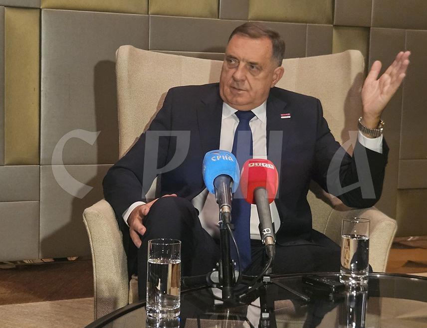 BANJA LUKA, MARCH 26 /SRNA/ – SNSD leader Milorad Dodik has stressed today that Bosniak member of the BiH Presidency Denis Bećirović does not represent BiH, as he does not even represent the majority Bosniak electorate.
