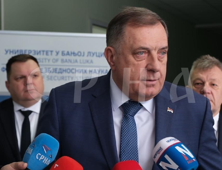 БАЊАЛУКА, 27. МАРТА /СРНА/ - У Републици Српској нема мјеста за страх, ту владају зрела демократска структура и безбједност, рекао је предсједник СНСД-а Милорад Додик, који учествује на међународном научном скупу о безбједности у Бањалуци.