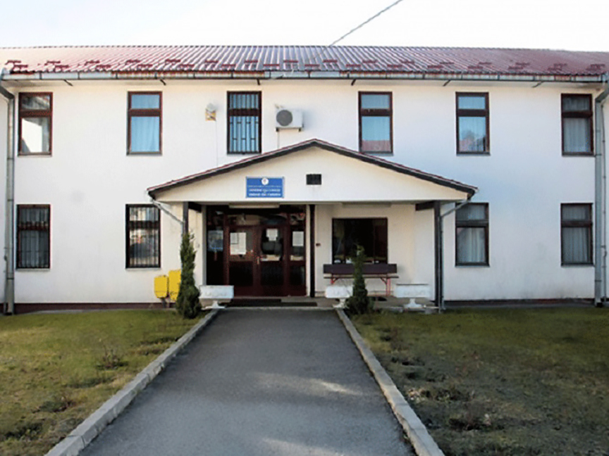 БАЊАЛУКА, 27. МАРТА /СРНА/ - Лице Р. С. удаљено је са рочишта у Основном суду на Сокоцу јер се судији обраћало на непримјерен начин и повишеним тоном, саопштила је Судска полиција Републике Српске.