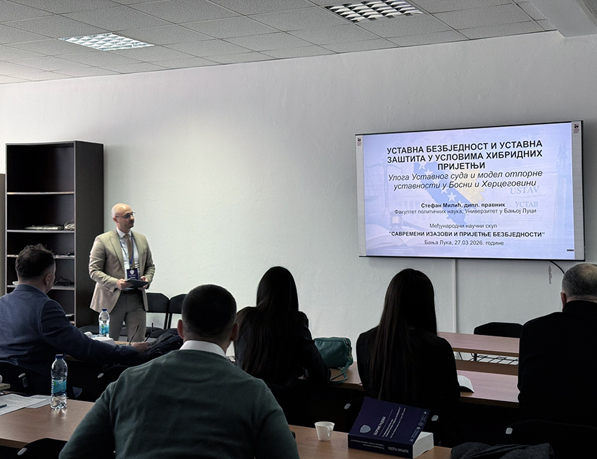 БАЊАЛУКА, 27. МАРТА /СРНА/ - Дипломирани правник и мастер студент политикологије Стефан Милић оцијенио је данас у Бањалуци да БиХ свједочи софистицираним хибридним операцијама у којима се право користи као оружје против суверенитета Републике Српске, поручивши да је једини одговор на такве пријетње прелазак на концепт "уставне безбједности" и институционалне самоодбране.