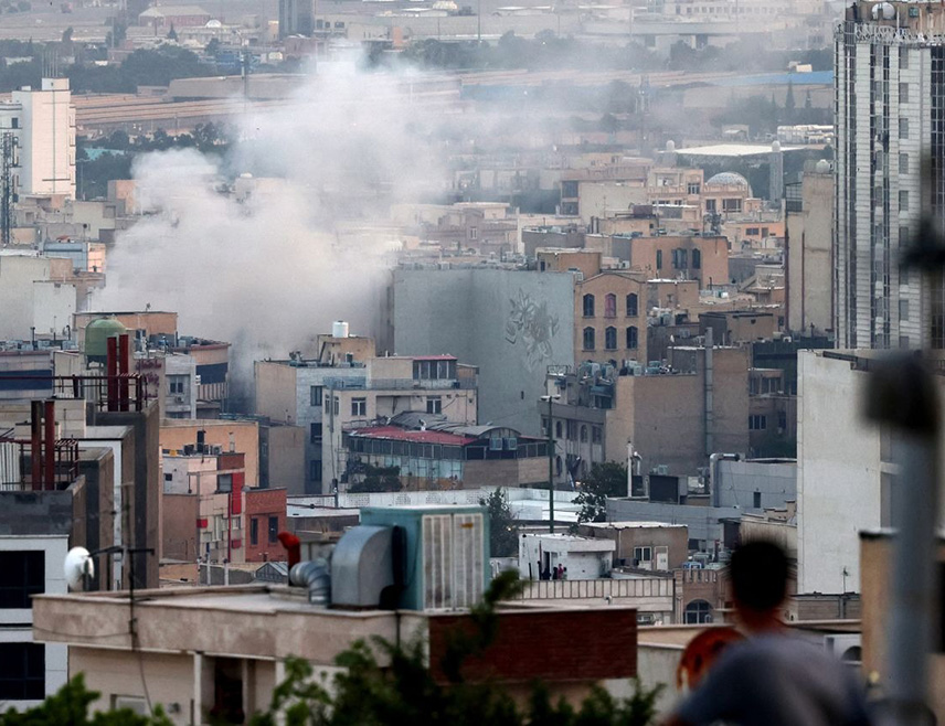 ЈЕРУСАЛИМ, 28. МАРТА /СРНА/ - Израелско ратно ваздухопловство бомбардовало је неколико иранских фабрика за производњу оружја, саопштила је израелска војска.