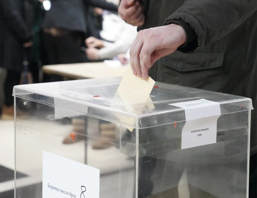 БЕОГРАД, 29. МАРТА /СРНА/ - Редовни локални избори за одборнике Скупштине града Бора, за скупштине општина Смедеревска Паланка, Бајина Башта, Кула, Лучани, Аранђеловац, Кладово, Књажевац и Мајданпек и скупштину градске општине Севојно одржавају се данас.