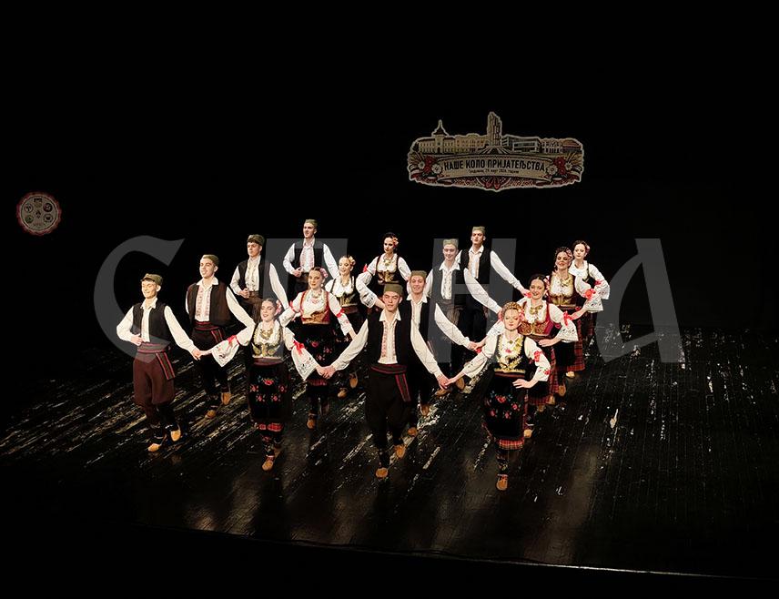 ГРАДИШКА, 29. МАРТА /СРНА/ - Шест културно-умјетничких друштава са подручја Градишке, Лакташа, Српца, Бањалуке, Приједора и Дервенте наступило је данас у градишком Културном центру на првом концерту извођачких ансамбала под називом "Наше коло пријатељства".