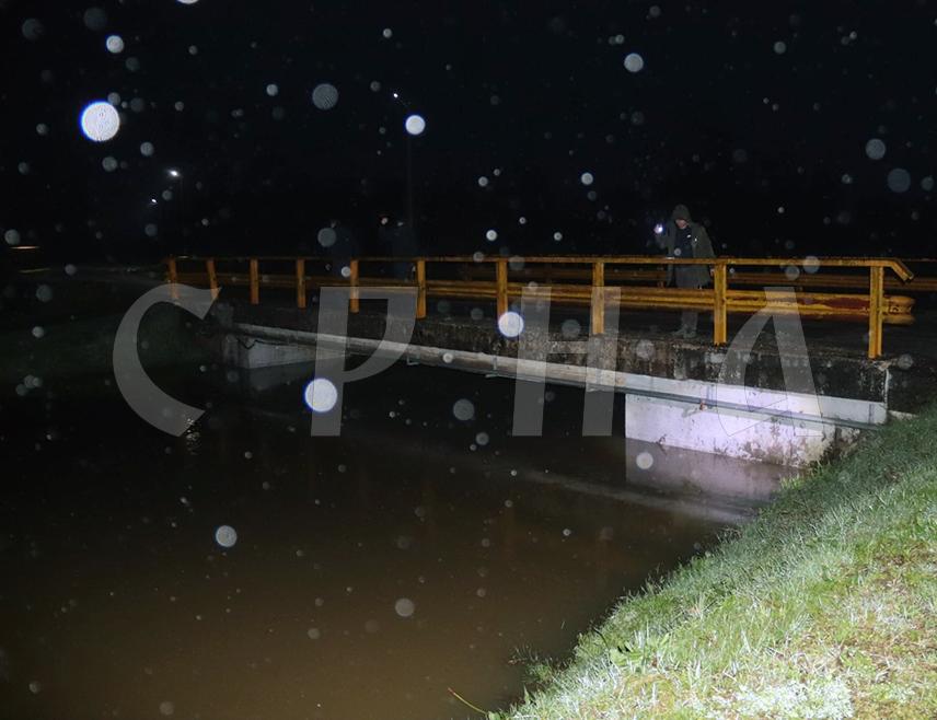 ДЕРВЕНТА, 29. МАРТА /СРНА/ - Градоначелник Дервенте Игор Жунић рекао је да стално обилази терен и да стање показује да нема разлога за бригу јер су водостаји у опадању.