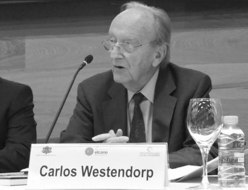 МАДРИД, 30. МАРТА /СРНА/ - Бивши високи представник у БиХ Карлос Вестендорп преминуо је у 90. години, јавља шпански лист "Паис".