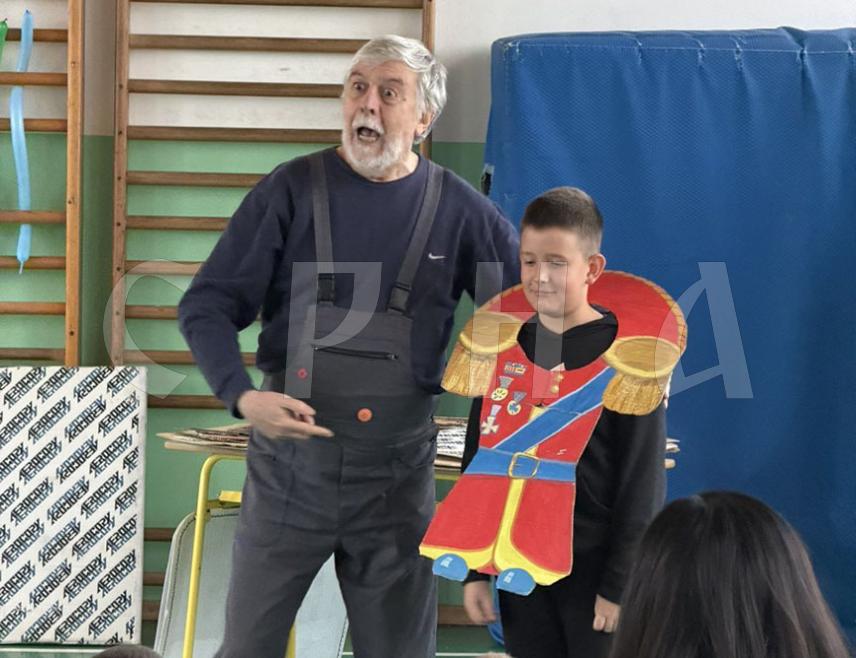 ИСТОЧНО САРАЈЕВО, 30. МАРТА /СРНА/ - Представе "Миша Пупин Идворски" и "Хотел за осјећања" Луткарске сцене Народног позоришта "Тоша Јовановић" из Зрењанина обиљежиле су први дан овогодишњег Међународног фестивала професионалних луткарских позоришта за дјецу "Лут фест" у Источном Сарајеву, који ћет трајати до 3. априла.