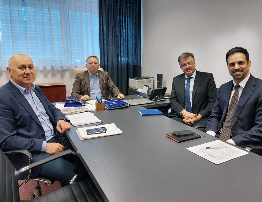 БАЊАЛУКА, 1. АПРИЛА /СРНА/ - Републички секретаријат за расељена лица и миграције покренуо је иницијативу за пројекат којим би се обезбиједио смјештај за преосталих 600 породица које су се одлучиле за интеграцију у локалним заједницама у којима тренутно живе, изјавио је вршилац дужност директора тог секретаријата Слађан Јовић.