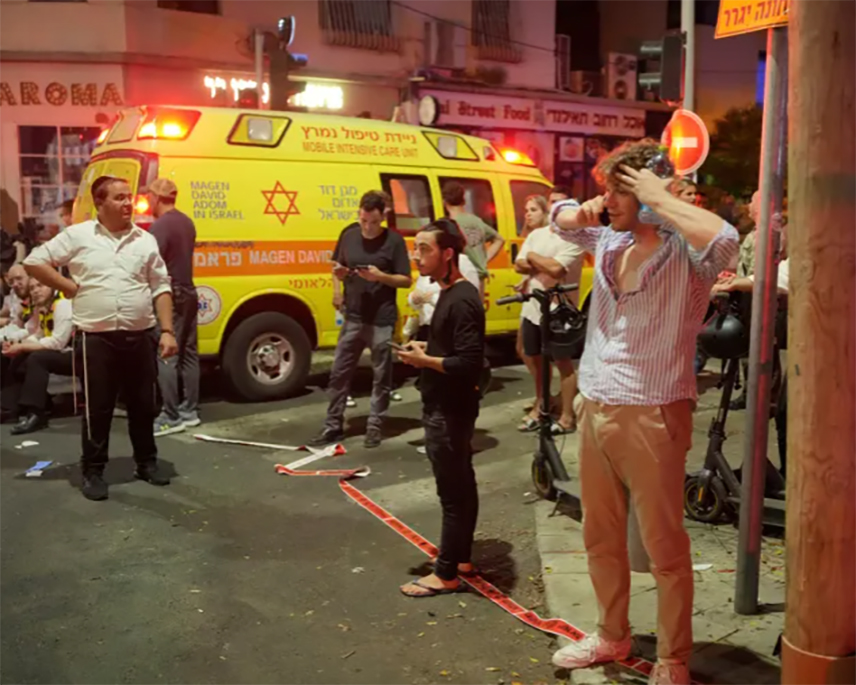 ТЕЛ АВИВ, 1. АПРИЛА /СРНА - РИА Новости/ - Најмање 14 људи, укључујући 11-годишњу дјевојчицу, повријеђено је у ракетном нападу који је иранска војска извршила на Тел Авив, саопштено је из израелске амбулантне службе "Маген Давид Адом" /МДА/.