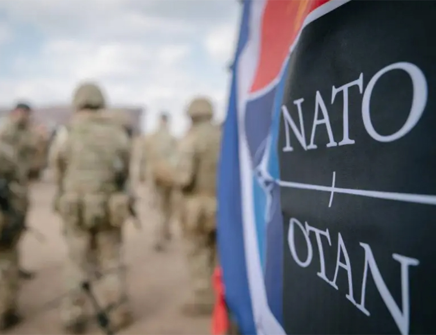 ЛОНДОН, 1. АПРИЛА /СРНА-Ројтерс/ - Амерички предсједник Доналд Трамп рекао је да озбиљно разматра повлачење САД из НАТО-а након што савезници нису подржали америчку војну акцију против техеранског режима.