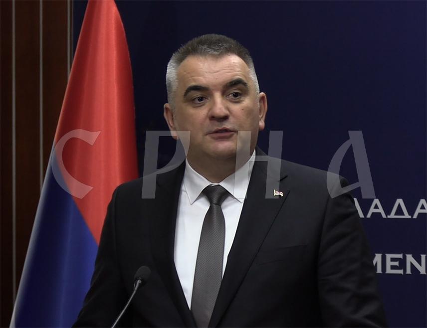 БАЊАЛУКА, 2. АПРИЛА /СРНА/ - Предсједник Владе Републике Српске Саво Минић рекао је да је недопустиво да пројекат који је коштао више од 100 милиона евра и од значаја је за цијели регион стоји због политичких блокада, те да је вријеме за конкретне потезе јер овакво стање није одрживо.