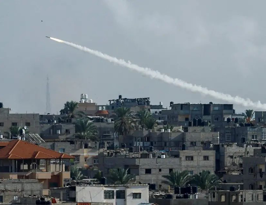 ЈЕРУСАЛИМ, 3. АПРИЛА /СРНА/ - Израелске одбрамбене снаге објавиле су да су започеле талас удара на терористичку инфраструктуру у Бејруту.